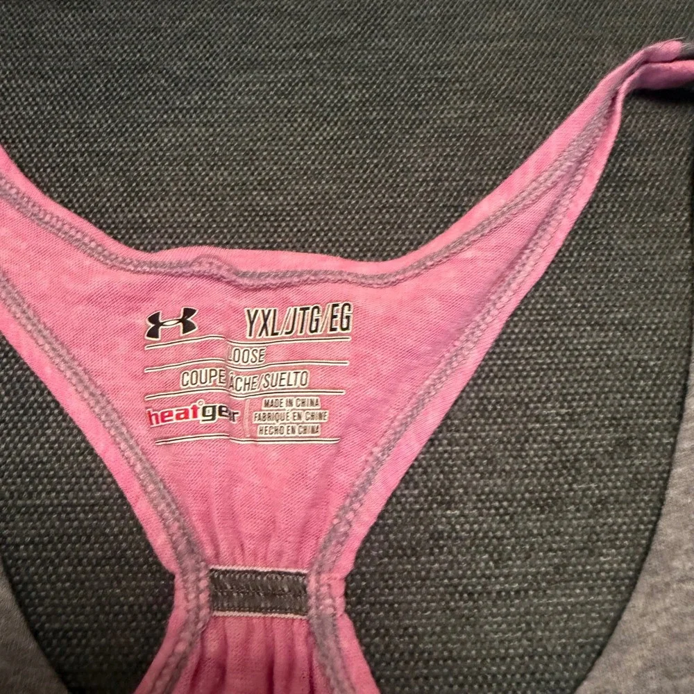 Under Armour Girls HeatGear Racerback Tank Top Gray Pink Logo YXL 16‎ Loose Fit